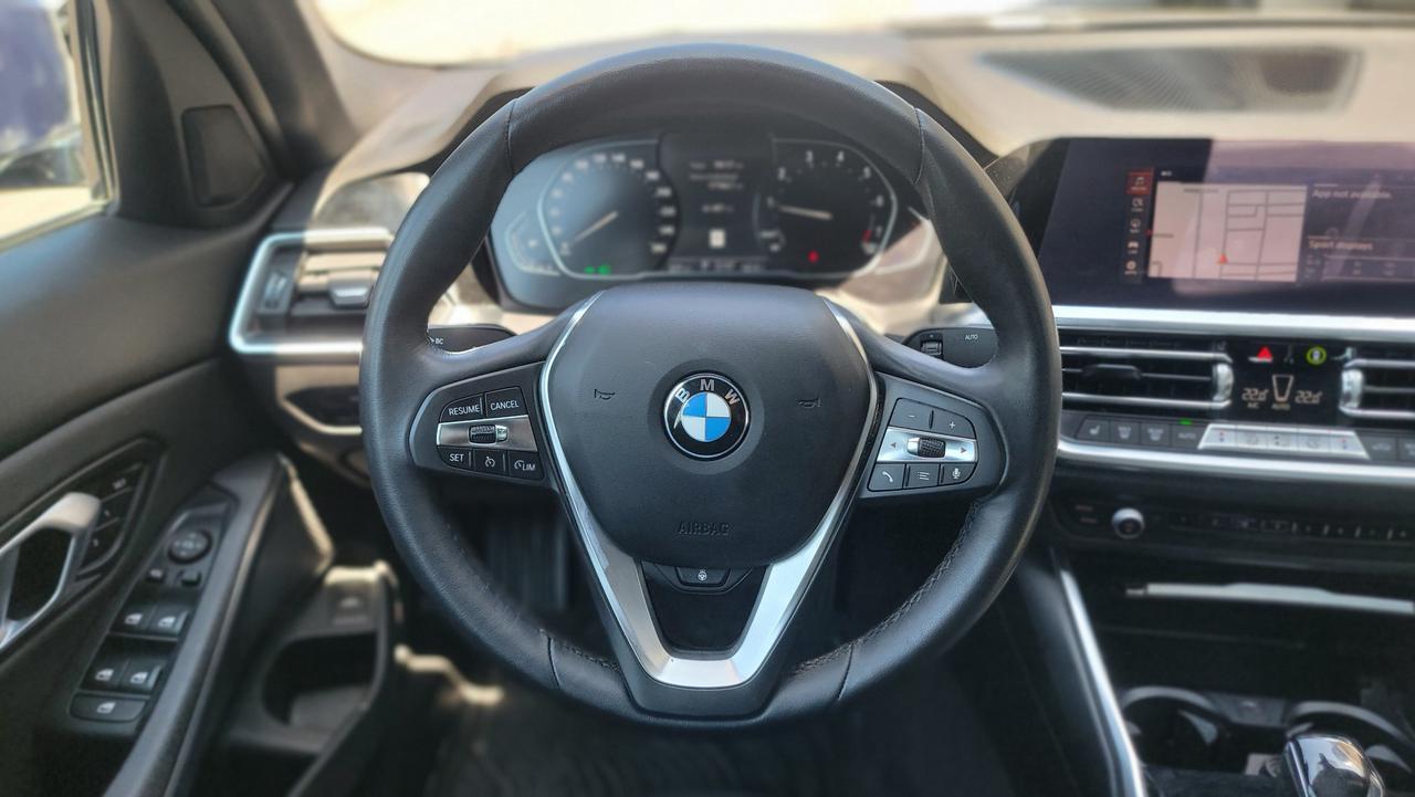 2021 BMW 330 i xDrive Photo