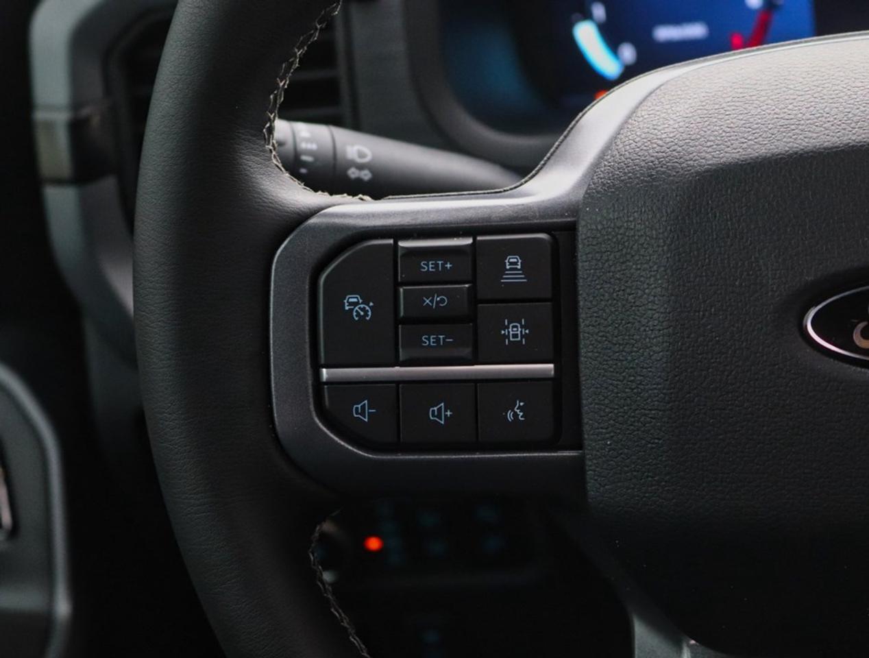 2025 Ford F-150 XLT | 4X4 | 2.7L | 303A |BLK PK PLS |ROOF | BD UTL Photo