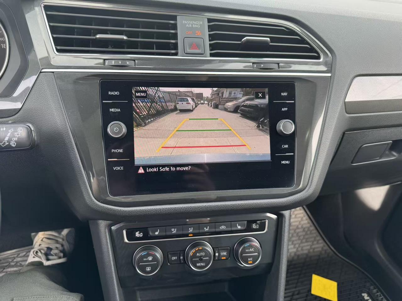 2020 Volkswagen Tiguan IQ Drive 4MOTION Photo