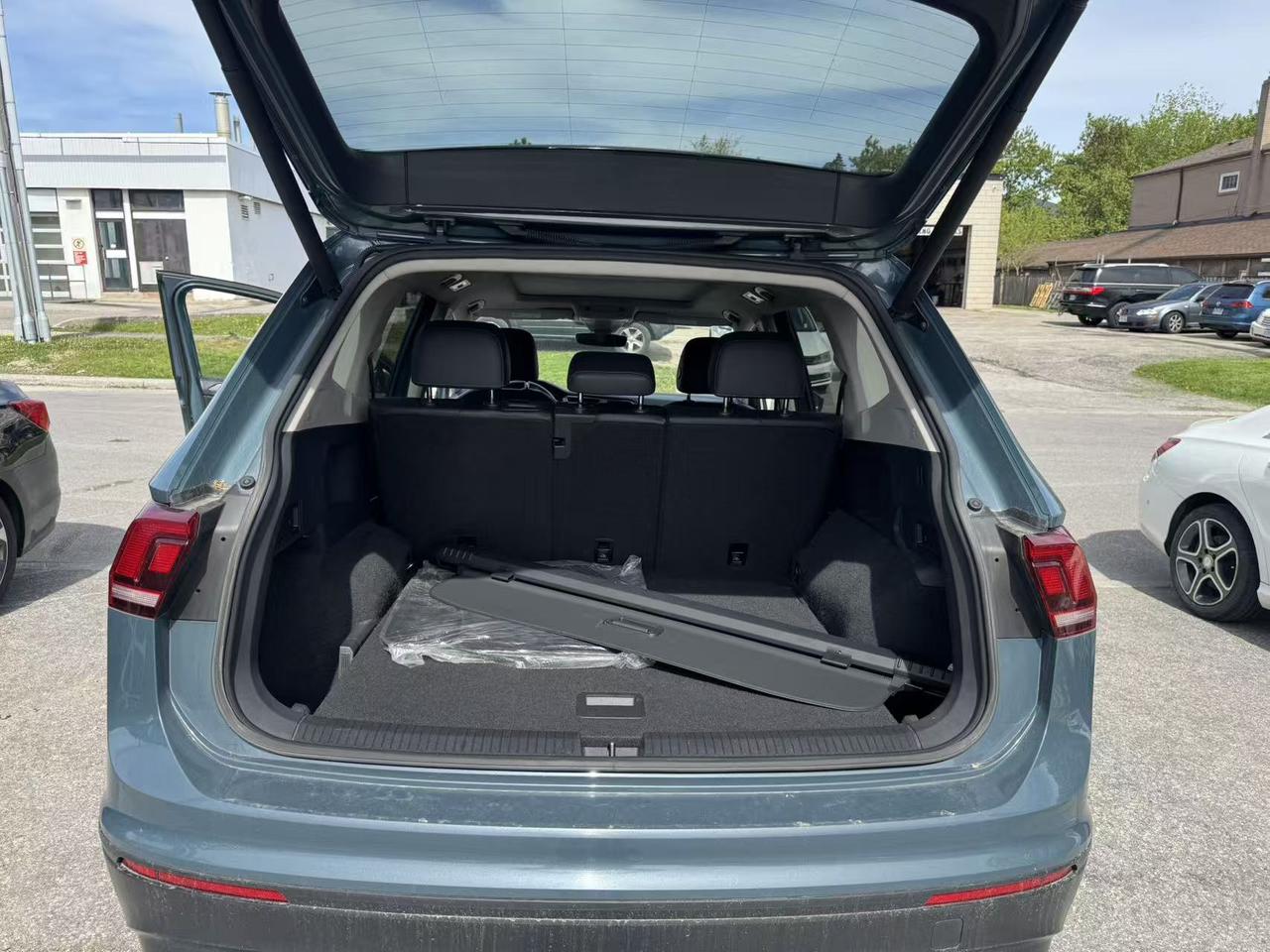 2020 Volkswagen Tiguan IQ Drive 4MOTION Photo