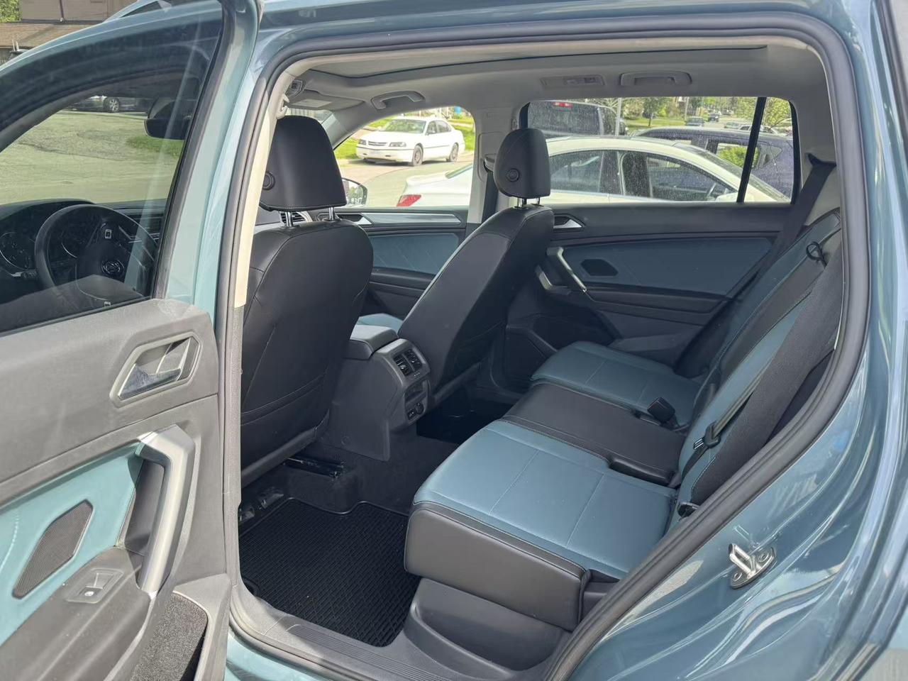 2020 Volkswagen Tiguan IQ Drive 4MOTION Photo