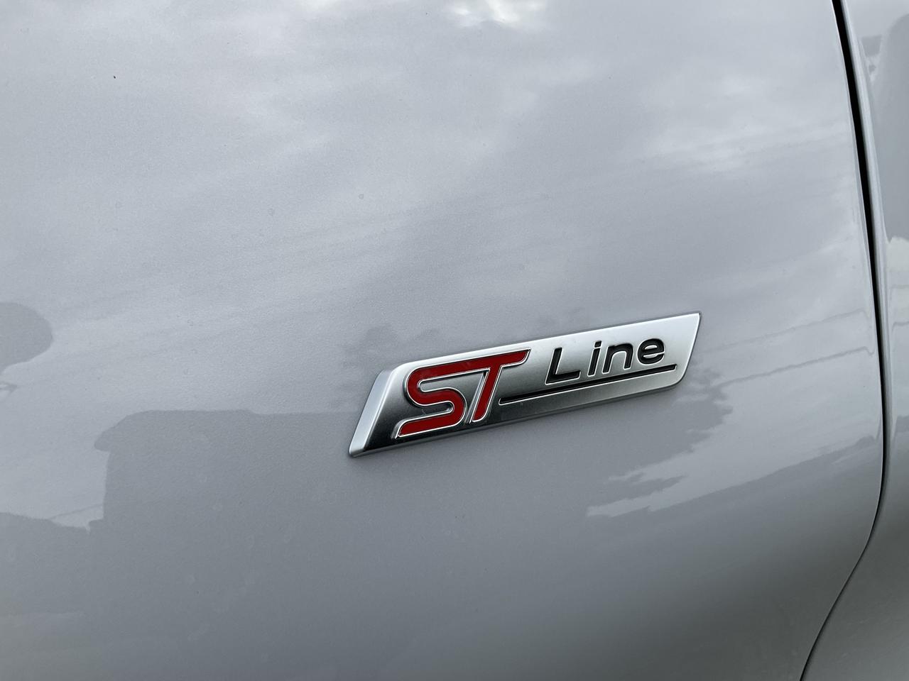 2026 Ford Explorer ST-Line Photo4