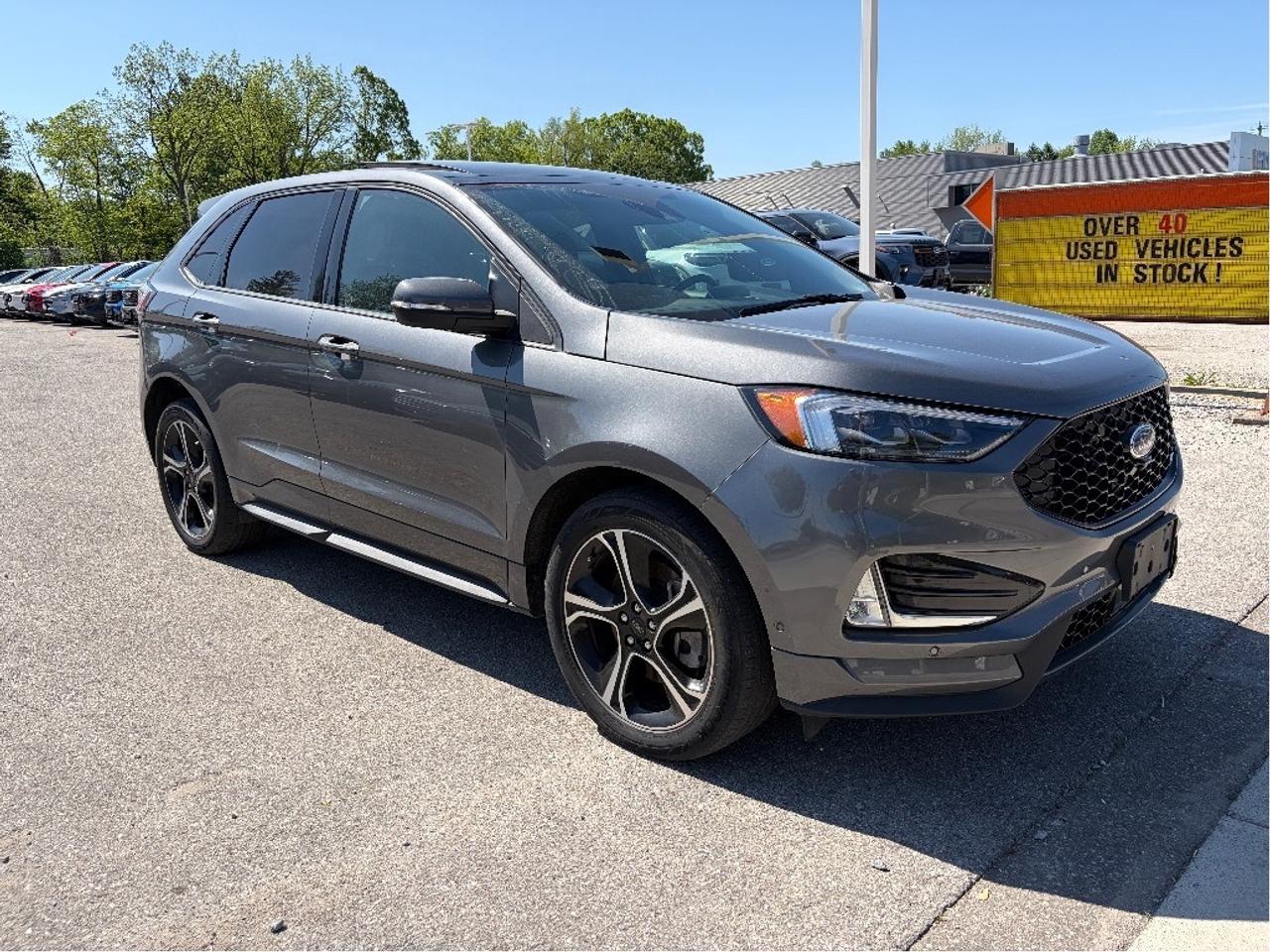 2023 Ford Edge ST AWD Photo2