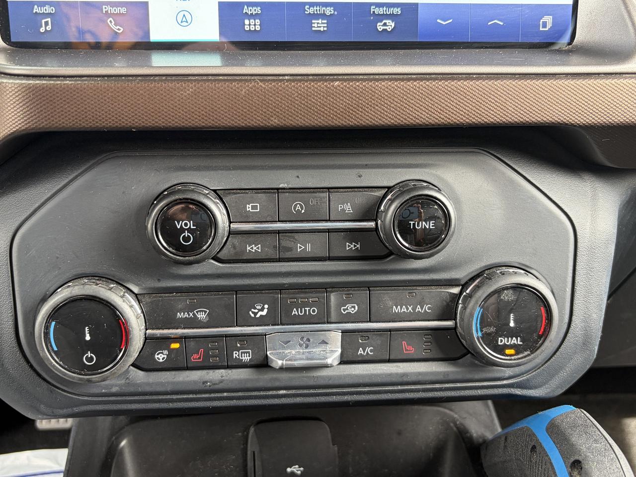 2022 Ford Bronco OUTER BANKS 4 DOOR 4X4 Photo