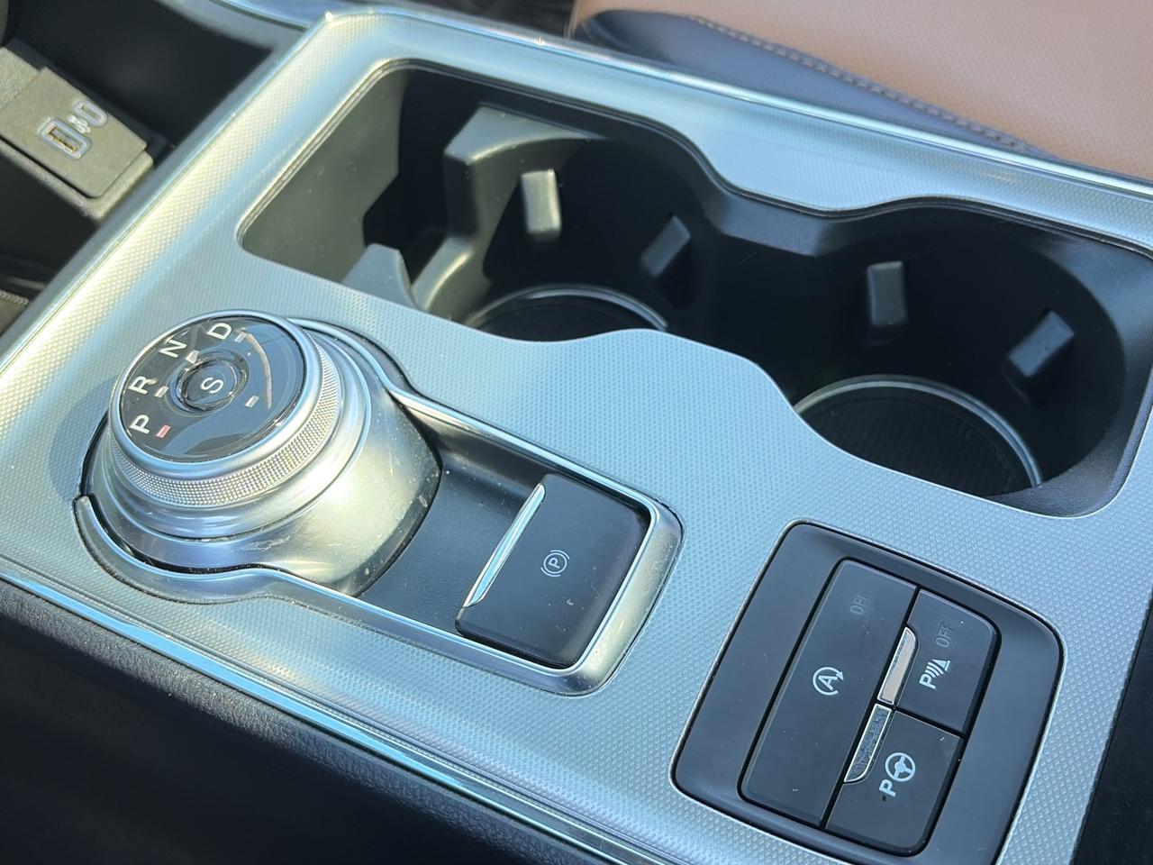 2024 Ford Edge Titanium AWD Photo