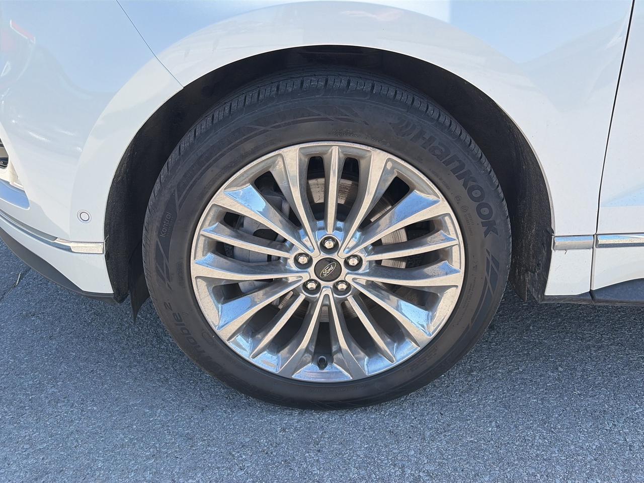 2024 Ford Edge Titanium AWD Photo