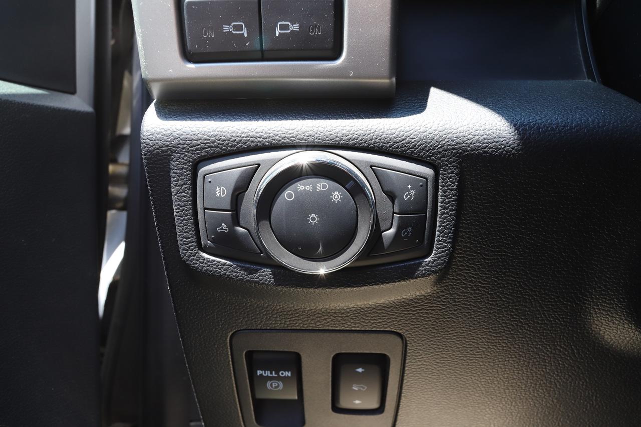 2020 Ford F-150 Lariat 4WD SuperCrew 5.5' Box Photo