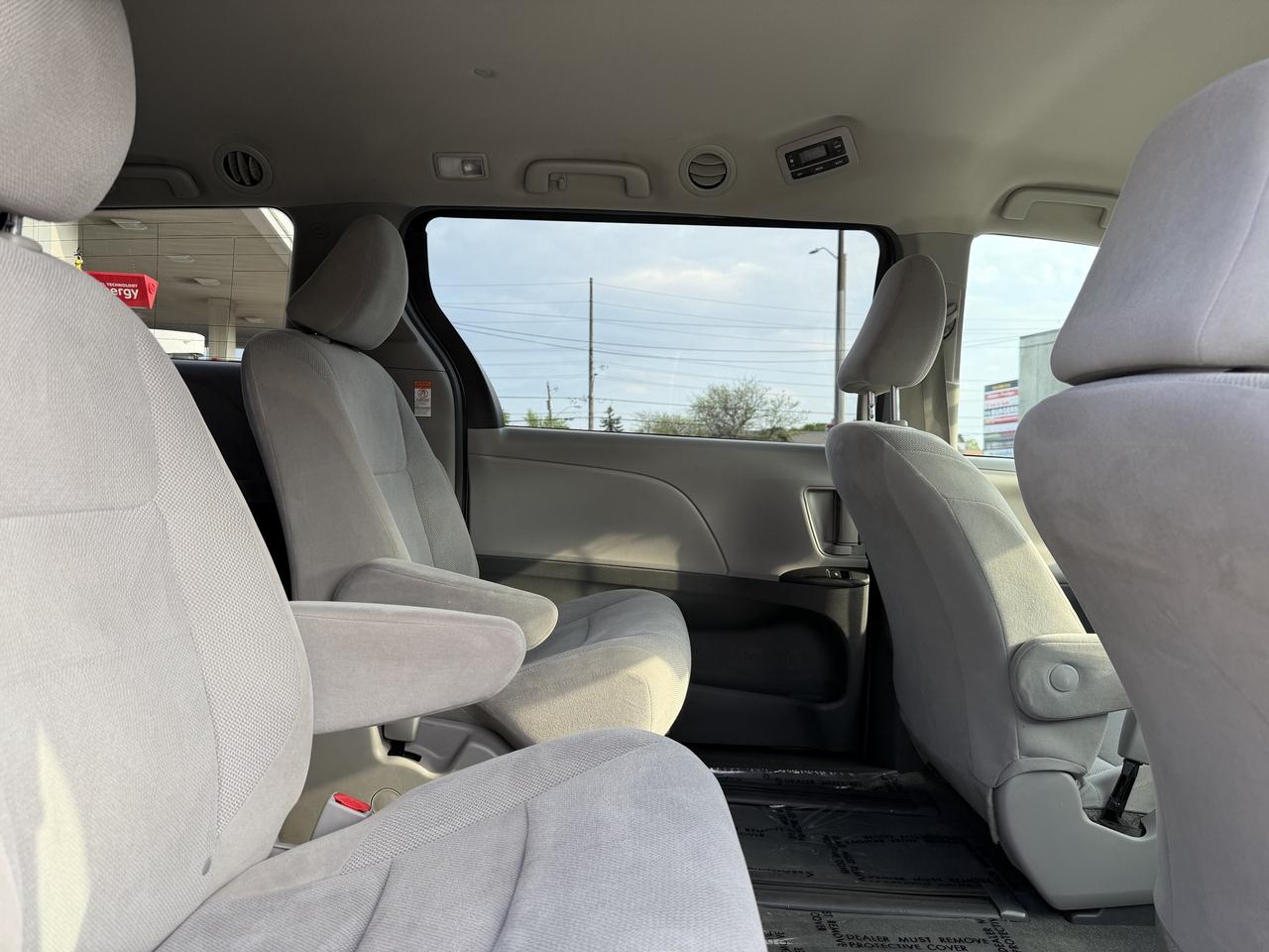 2018 Toyota Sienna 7-Passenger FWD Photo