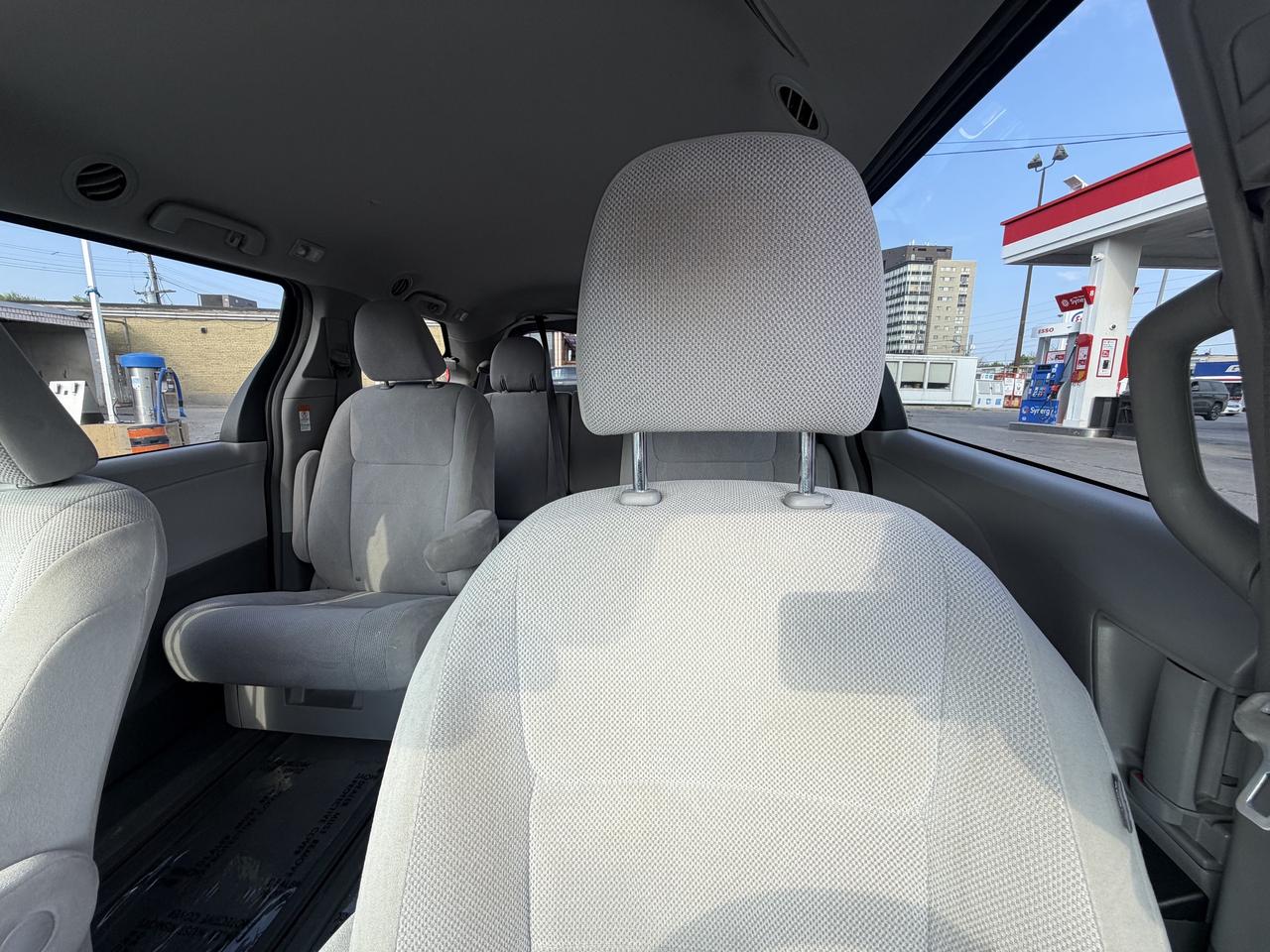 2018 Toyota Sienna 7-Passenger FWD Photo