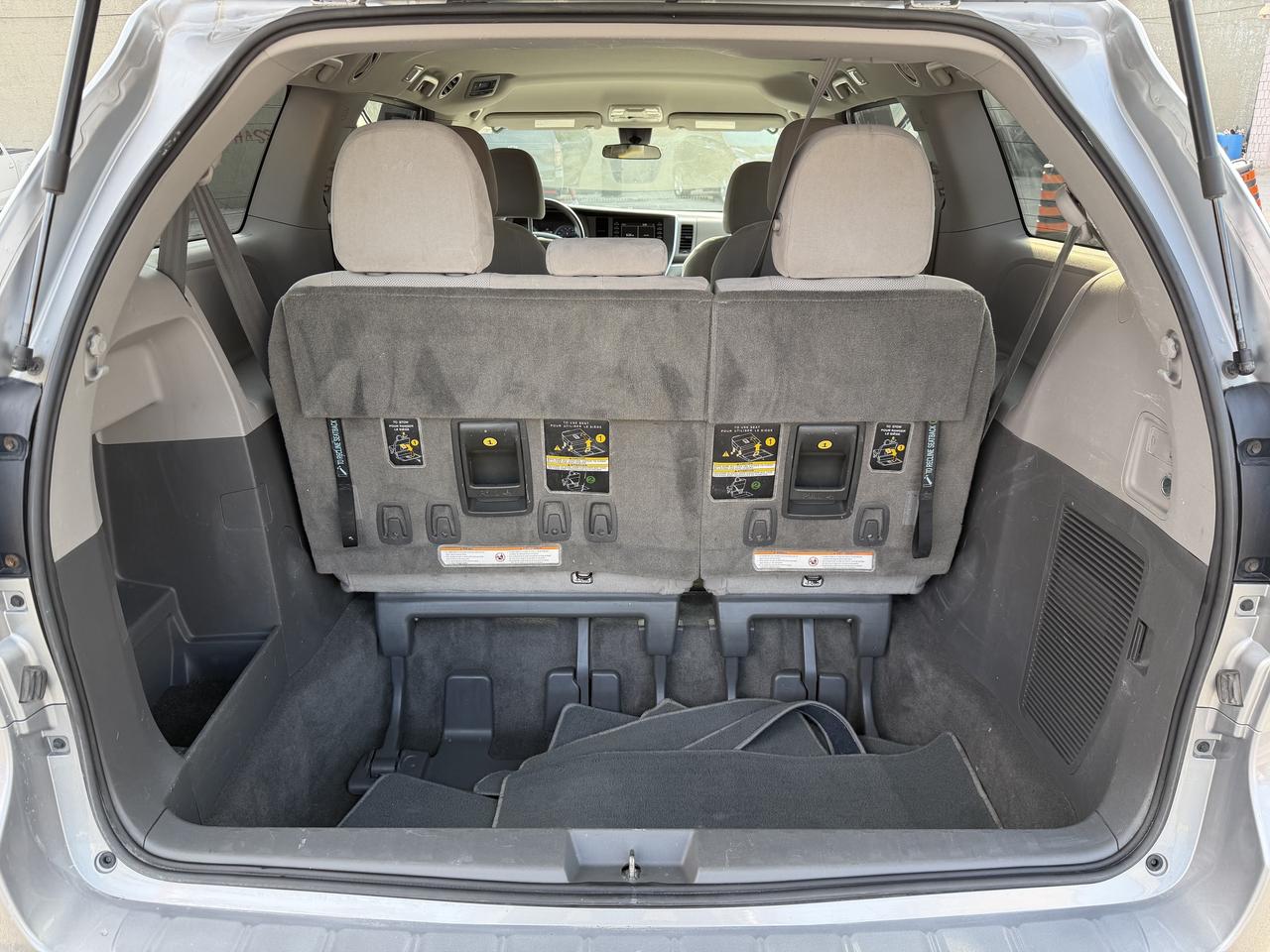 2018 Toyota Sienna 7-Passenger FWD Photo