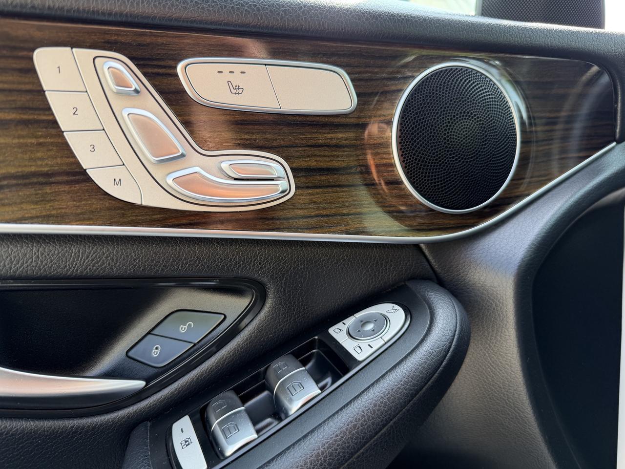 2020 Mercedes-Benz GLC GLC 300 4MATIC SUV Photo