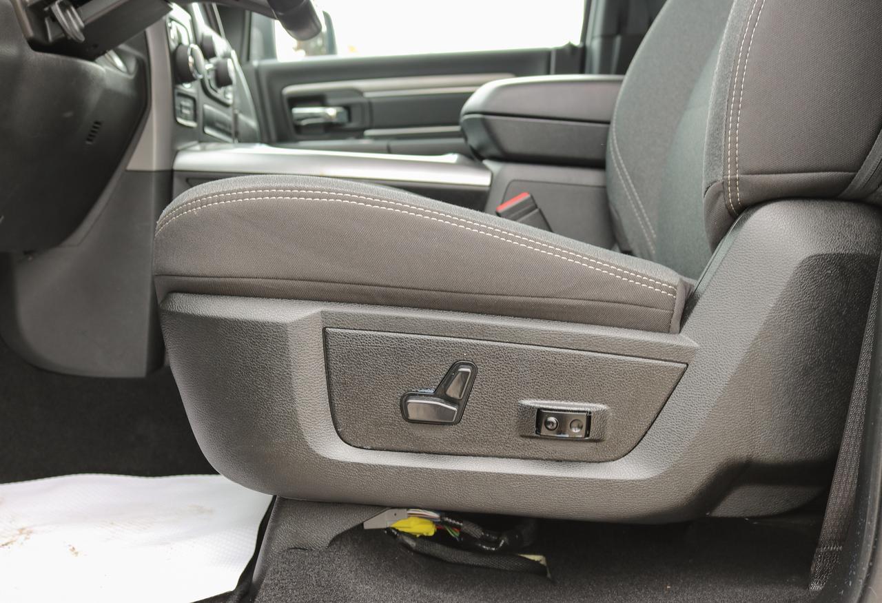 2023 RAM 1500 Classic Warlock 4x4 Crew Cab 5'7  Box | 1 KEY | NAVIGATION Photo