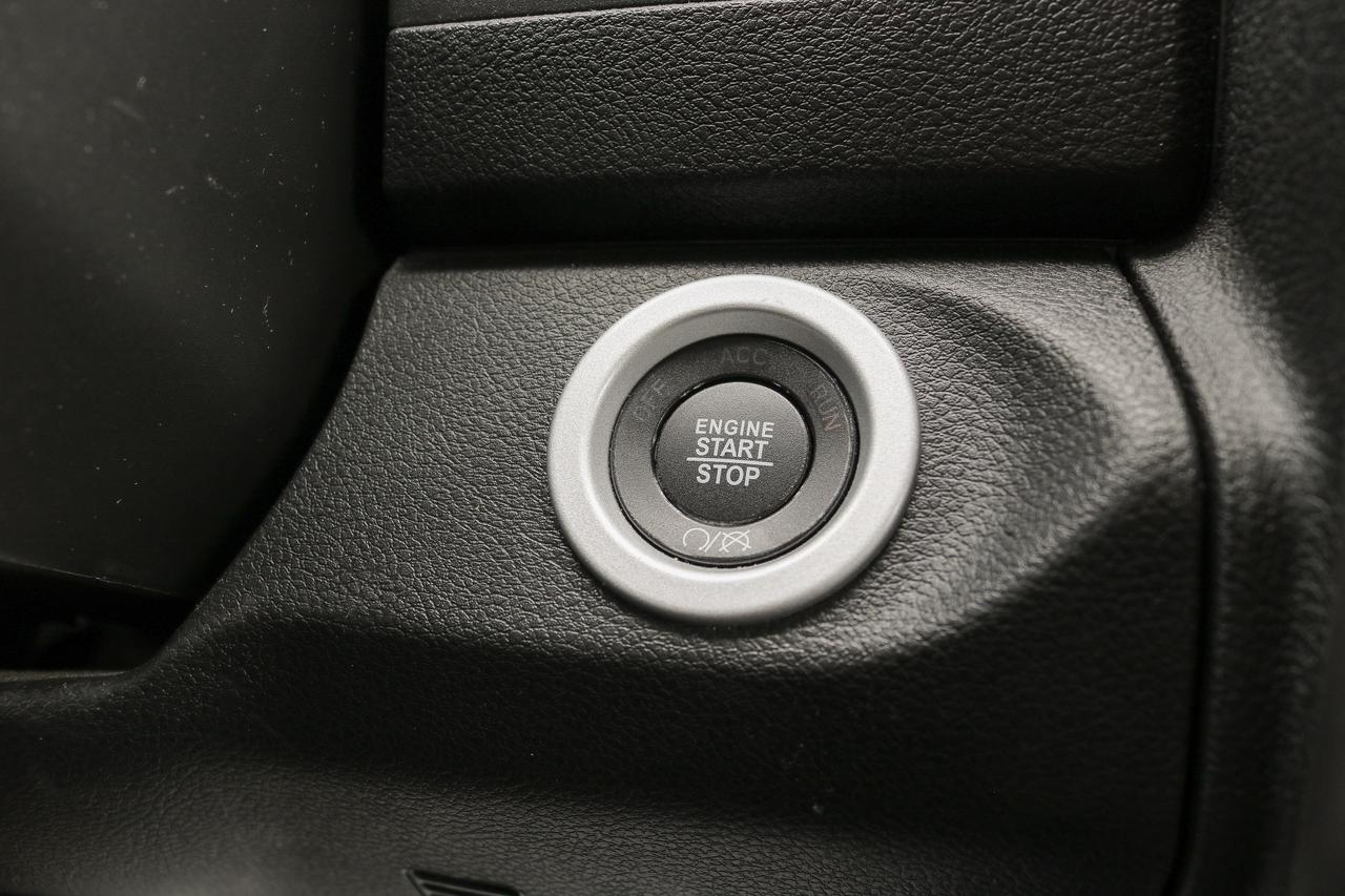 2023 RAM 1500 Classic Warlock 4x4 Crew Cab 5'7  Box | 1 KEY | NAVIGATION Photo