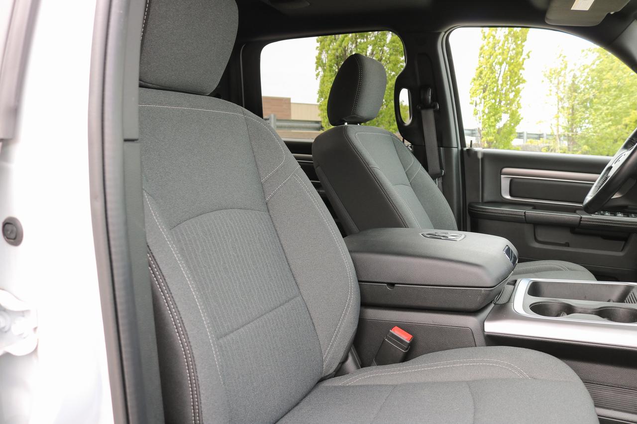 2023 RAM 1500 Classic Warlock 4x4 Crew Cab 5'7  Box | 1 KEY | NAVIGATION Photo
