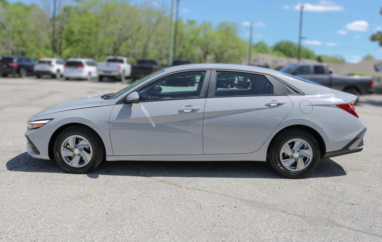 2024 Hyundai Elantra Essential IVT | 1 KEY | BLUETOOTH | HEATED SEATS | Photo