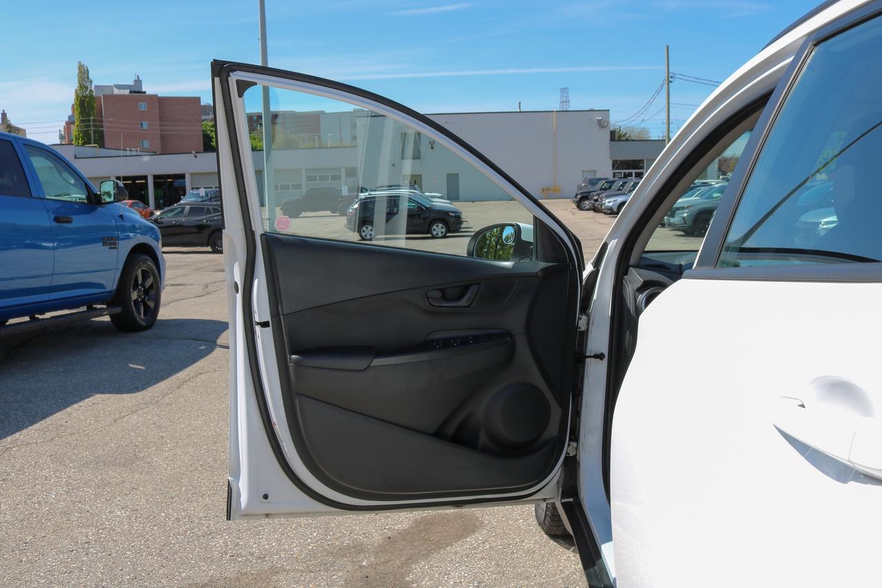 2023 Hyundai KONA 2.0L Essential FWD | BLUETOOTH | BACKUP CAMERA | Photo