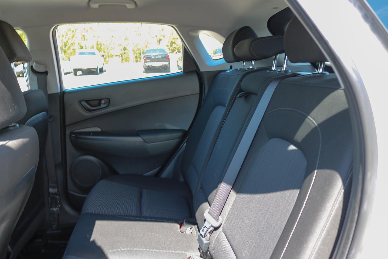 2023 Hyundai KONA 2.0L Essential FWD | BLUETOOTH | BACKUP CAMERA | Photo