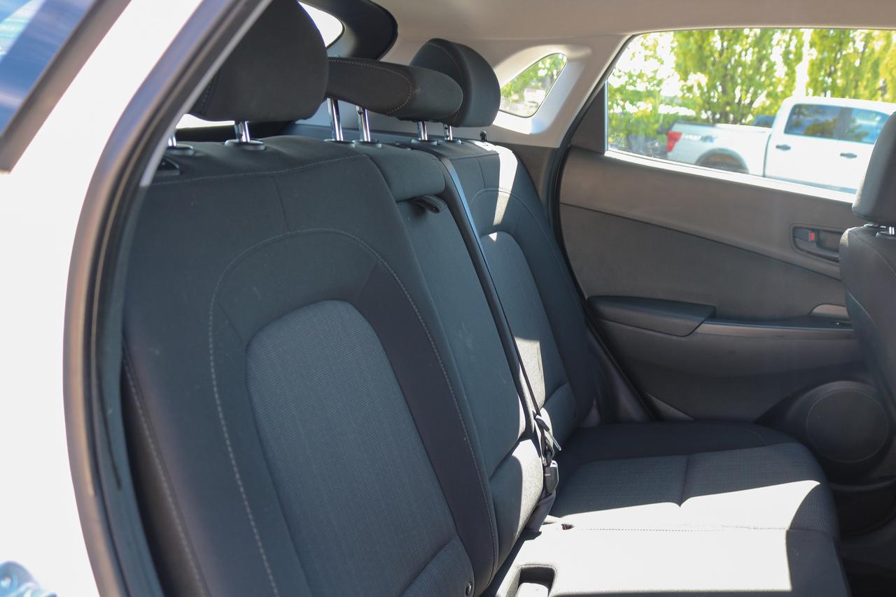 2023 Hyundai KONA 2.0L Essential FWD | BLUETOOTH | BACKUP CAMERA | Photo