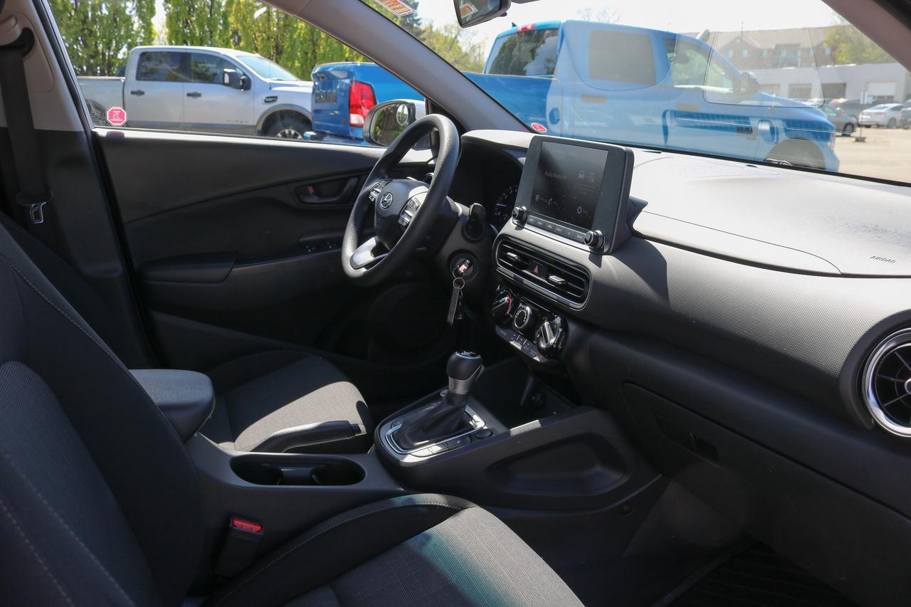2023 Hyundai KONA 2.0L Essential FWD | BLUETOOTH | BACKUP CAMERA | Photo