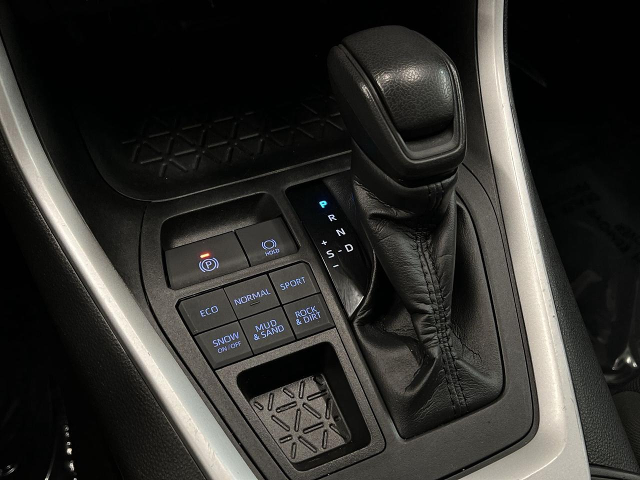 2020 Toyota RAV4 AWD | HTD SEATS | CARPLAY | ADAPT. CRUISE | A/C Photo