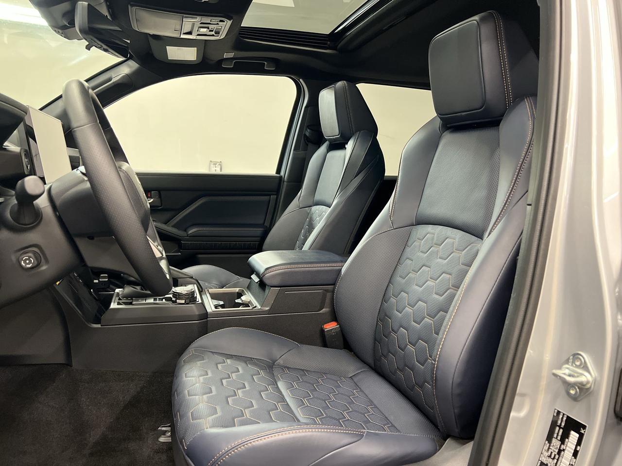 2025 Toyota 4Runner HYBRID PLATINUM AWD | LEATHER | PANO ROOF | HUD Photo