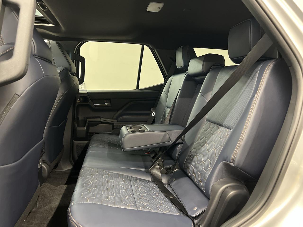 2025 Toyota 4Runner HYBRID PLATINUM AWD | LEATHER | PANO ROOF | HUD Photo