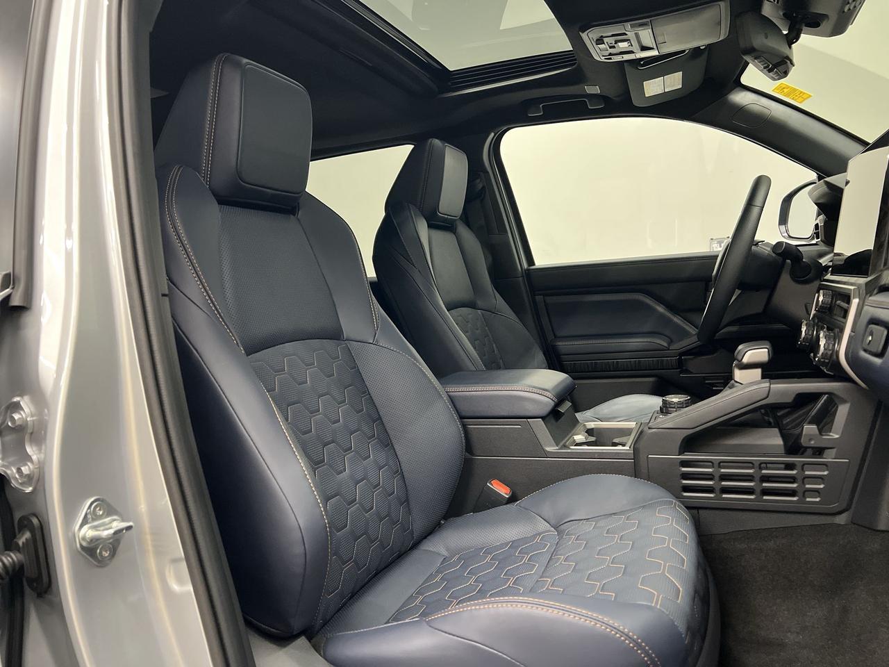 2025 Toyota 4Runner HYBRID PLATINUM AWD | LEATHER | PANO ROOF | HUD Photo