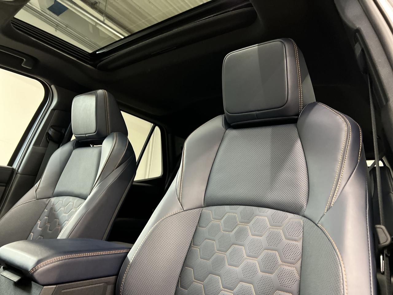 2025 Toyota 4Runner HYBRID PLATINUM AWD | LEATHER | PANO ROOF | HUD Photo