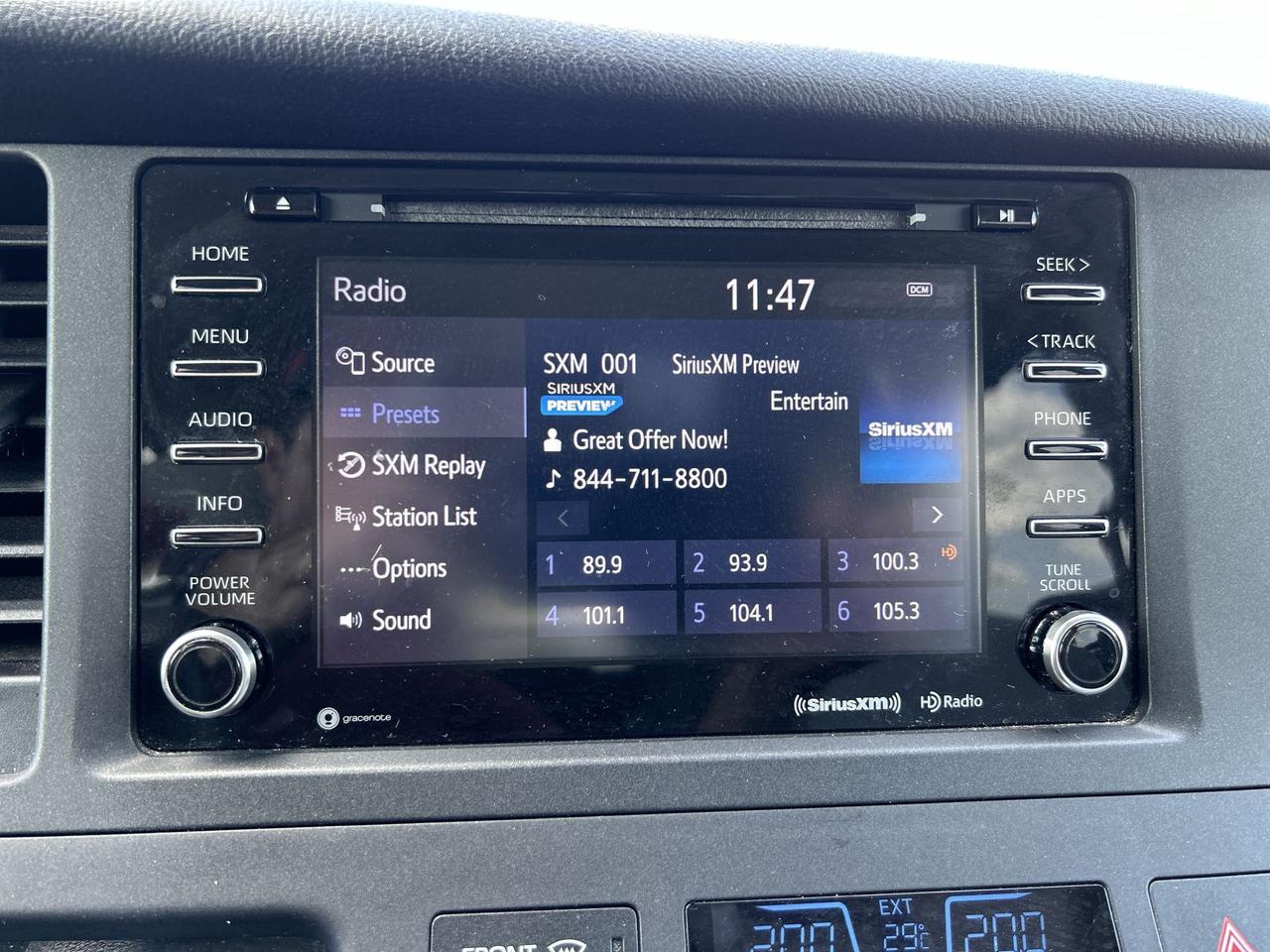 2018 Toyota Sienna LE | 7-PASS | HTD SEATS | CARPLAY | ALLOYS | A/C Photo