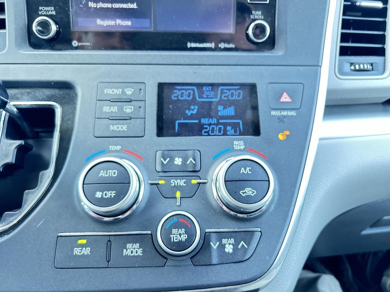 2018 Toyota Sienna LE | 7-PASS | HTD SEATS | CARPLAY | ALLOYS | A/C Photo