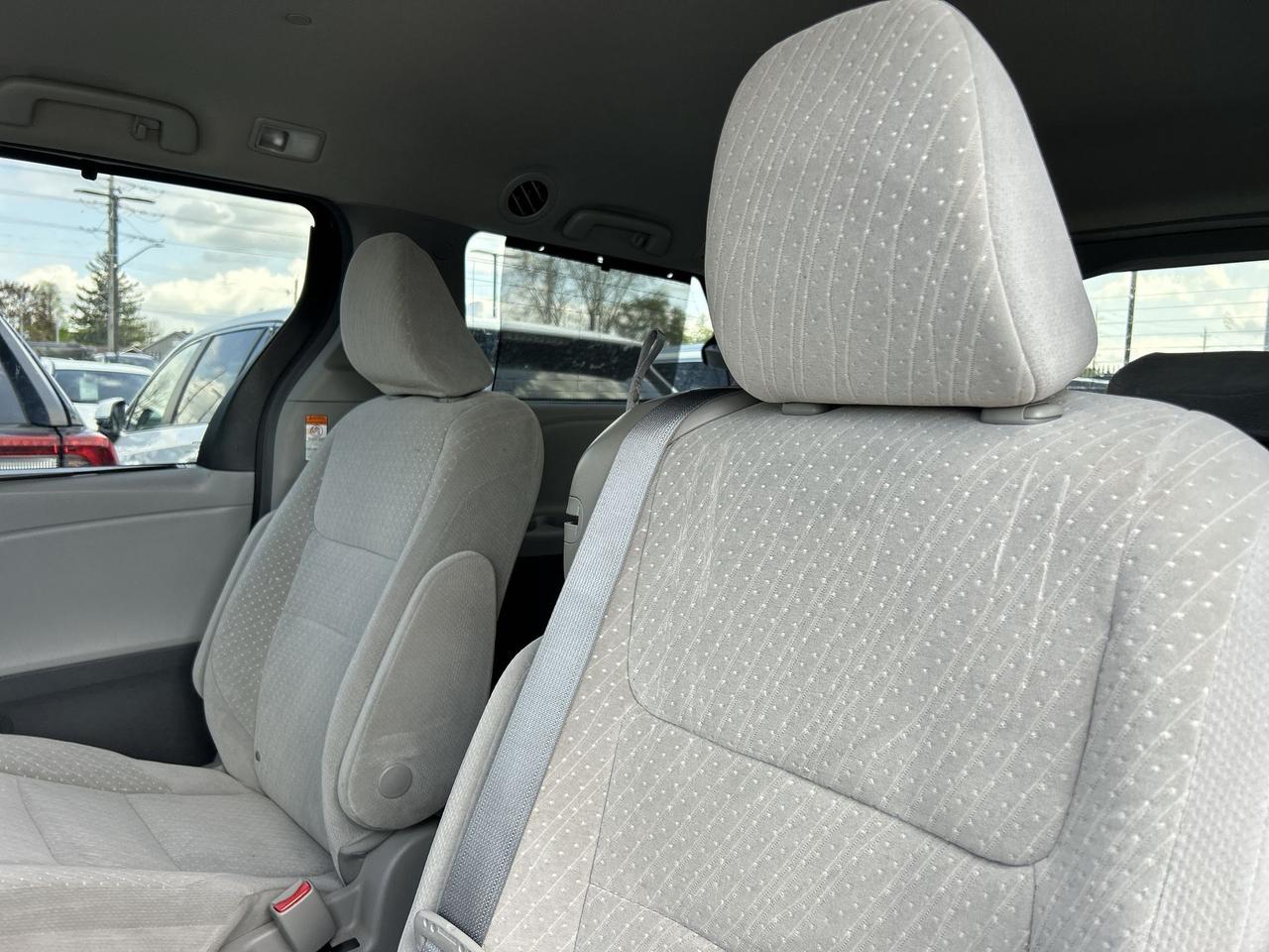 2018 Toyota Sienna LE | 7-PASS | HTD SEATS | CARPLAY | ALLOYS | A/C Photo