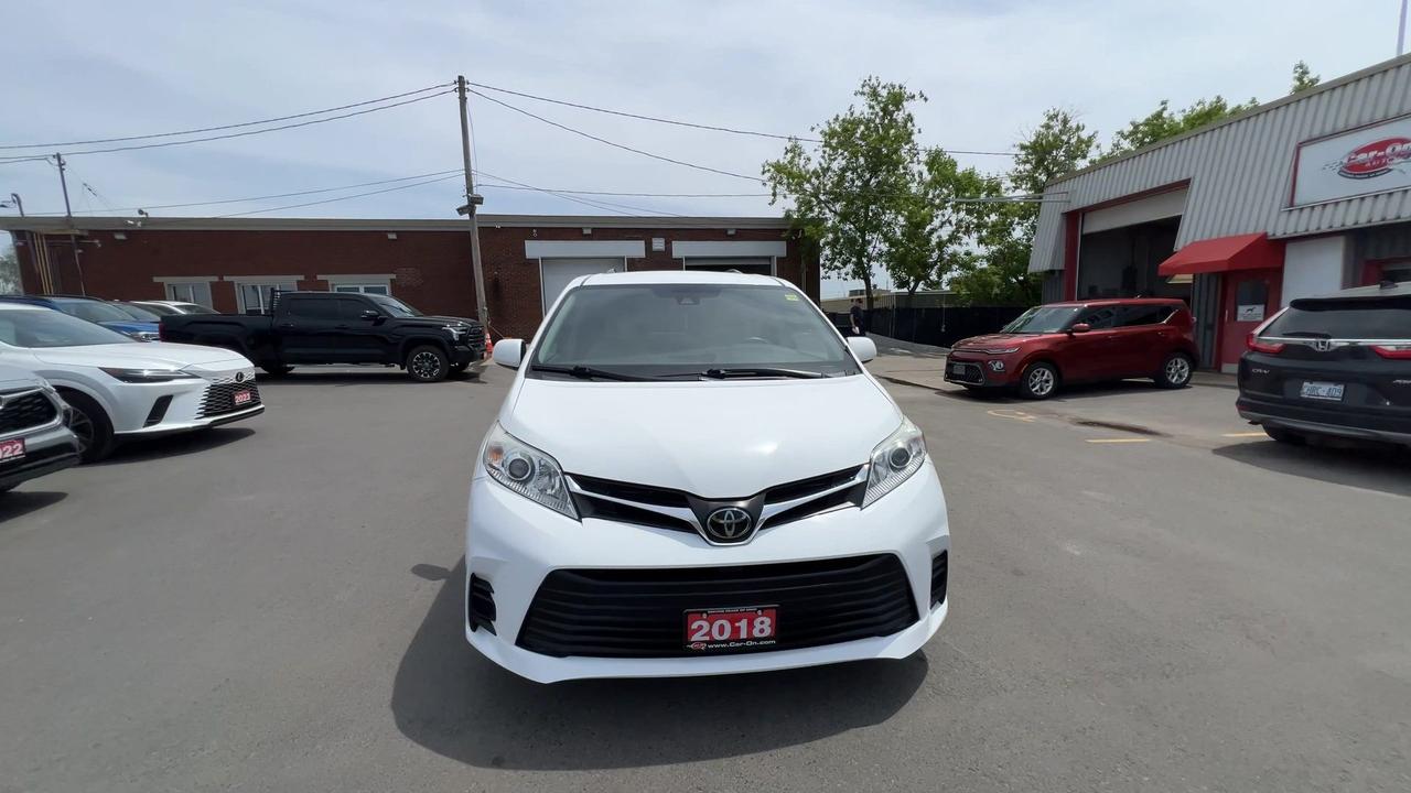 2018 Toyota Sienna LE | 7-PASS | HTD SEATS | CARPLAY | ALLOYS | A/C Photo2