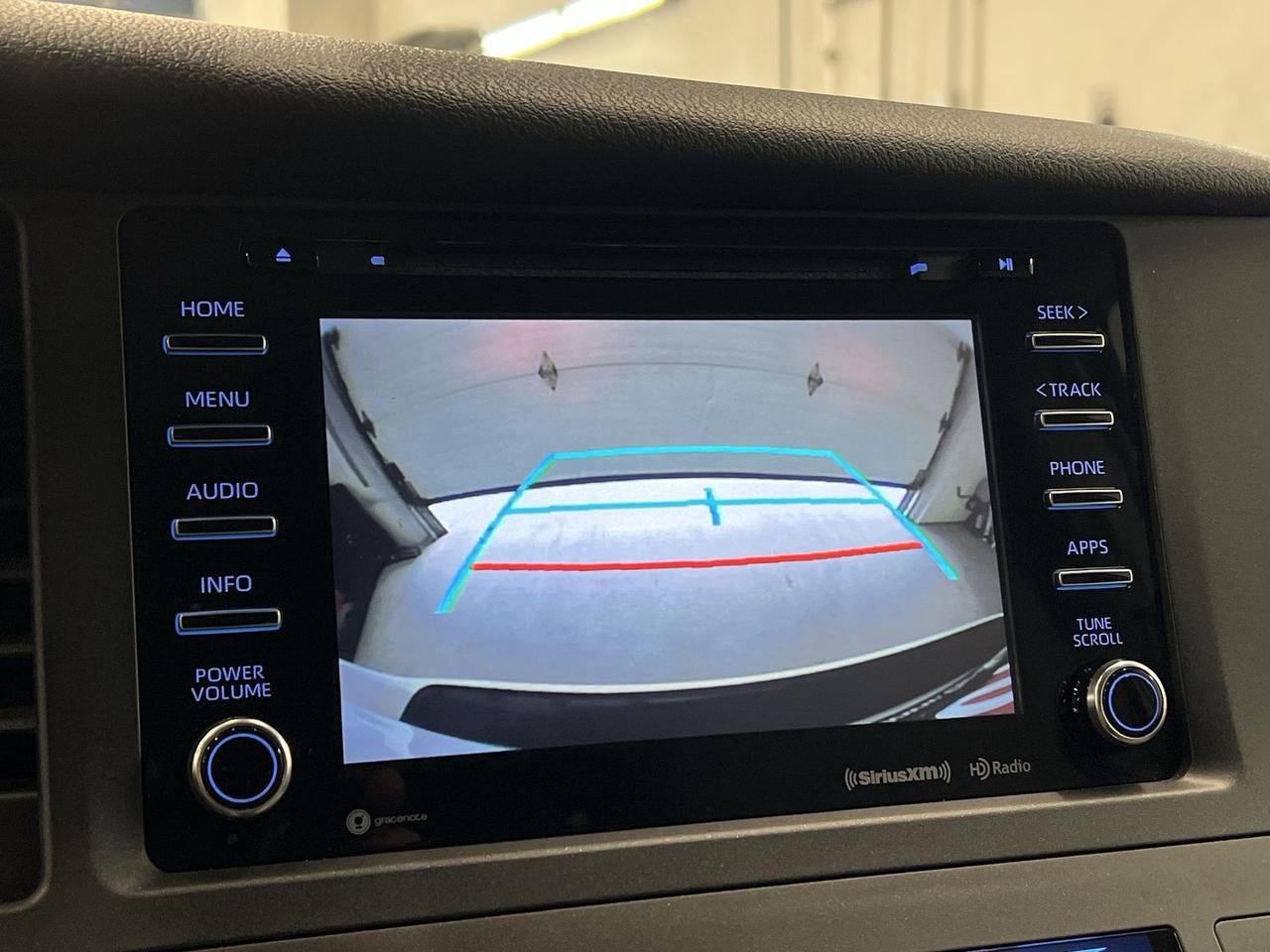 2018 Toyota Sienna LE | 7-PASS | HTD SEATS | CARPLAY | ALLOYS | A/C Photo