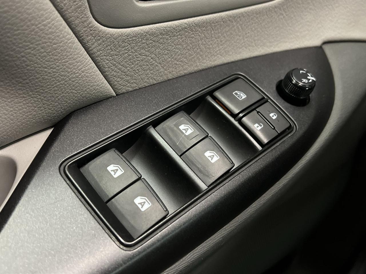 2018 Toyota Sienna LE | 7-PASS | HTD SEATS | CARPLAY | ALLOYS | A/C Photo
