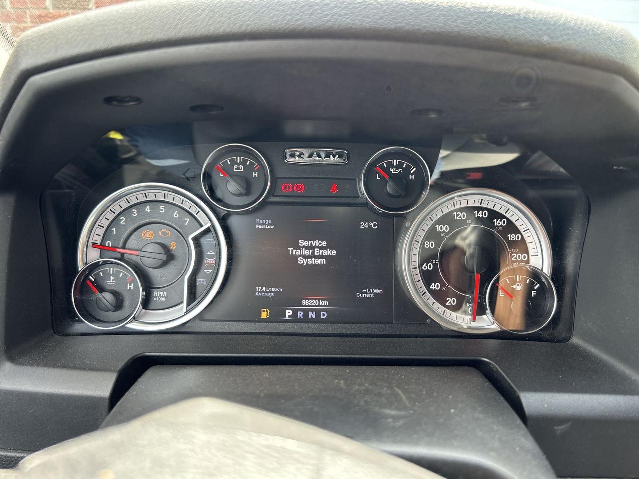 2022 RAM 1500 Classic EXPRESS 4X4 | NIGHT EDITION | 5.7L V8 | HTD SEATS Photo4