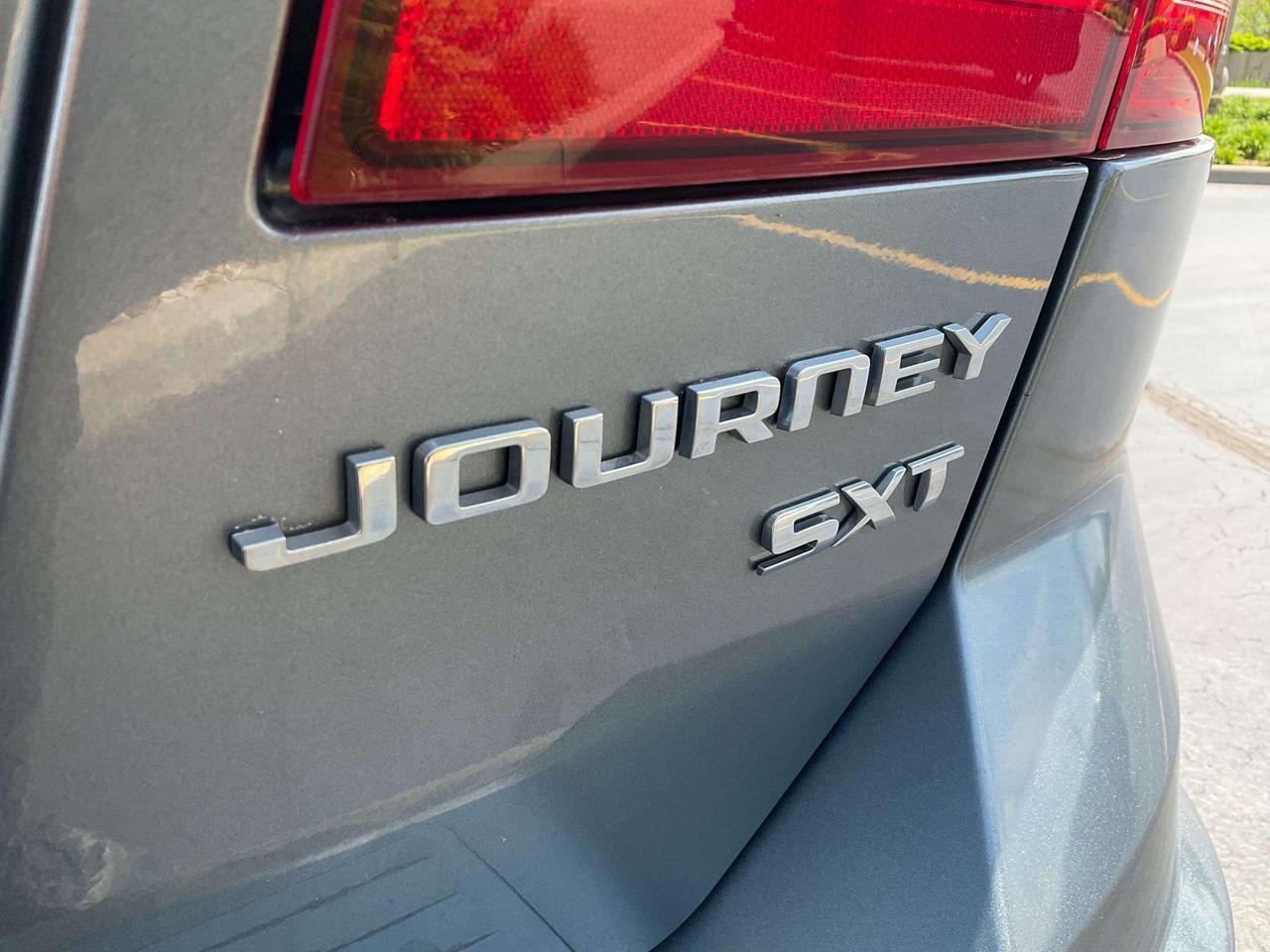 2013 Dodge Journey SXT Photo