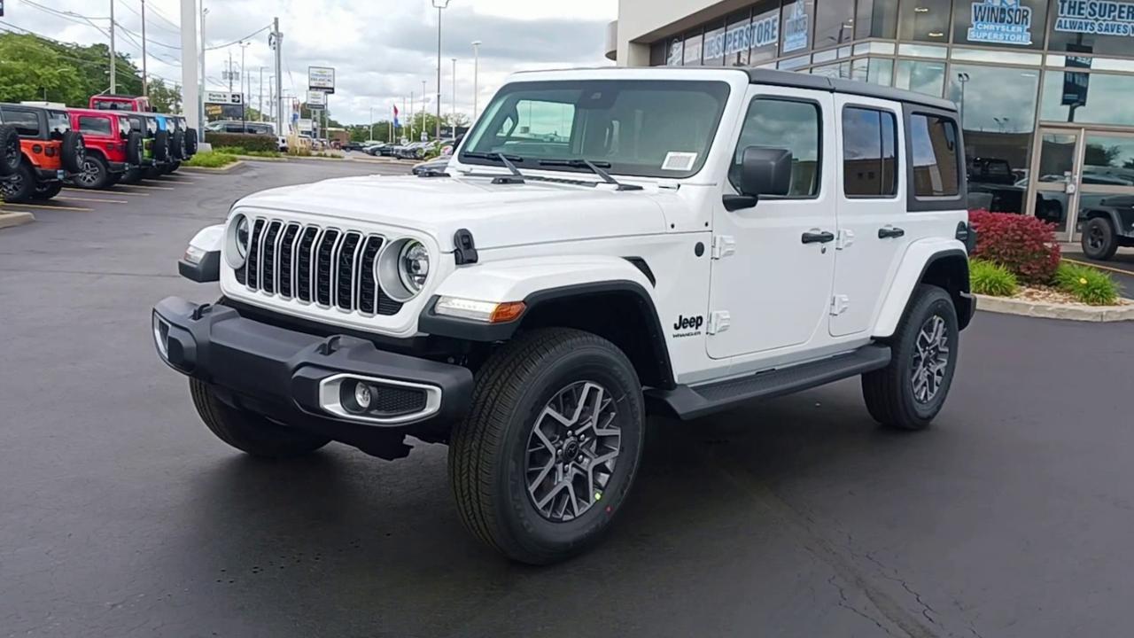 2025 Jeep Wrangler Sahara Photo3