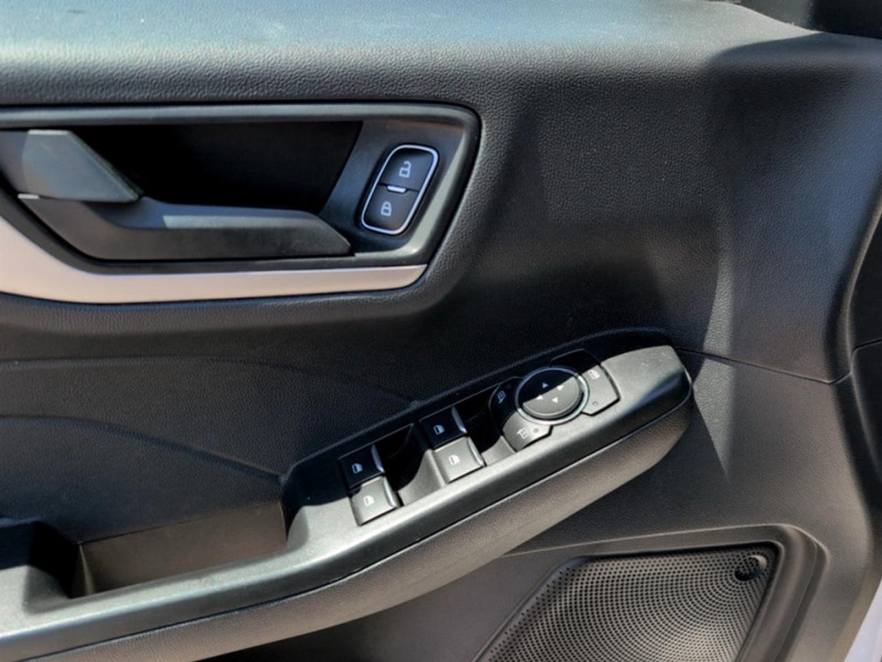 2022 Ford Escape SE Photo