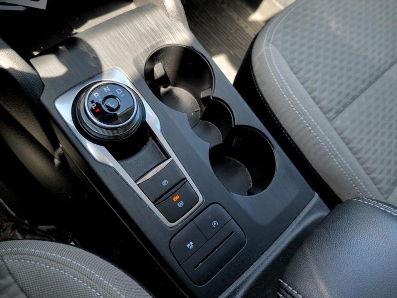 2022 Ford Escape SE Photo
