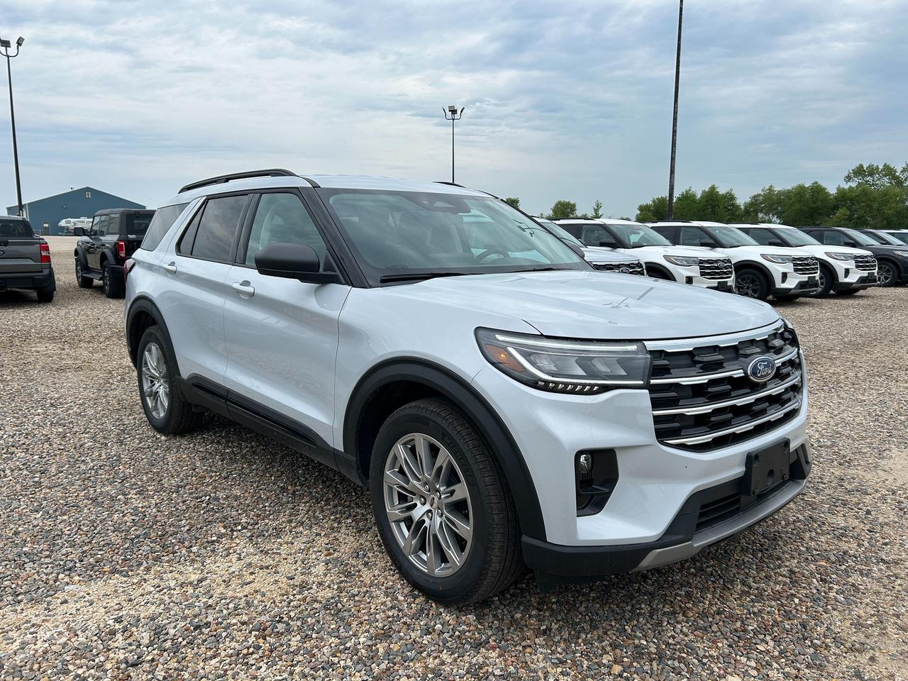2026 Ford Explorer ACTIVE W/200A PKG 4WD 200A Photo2