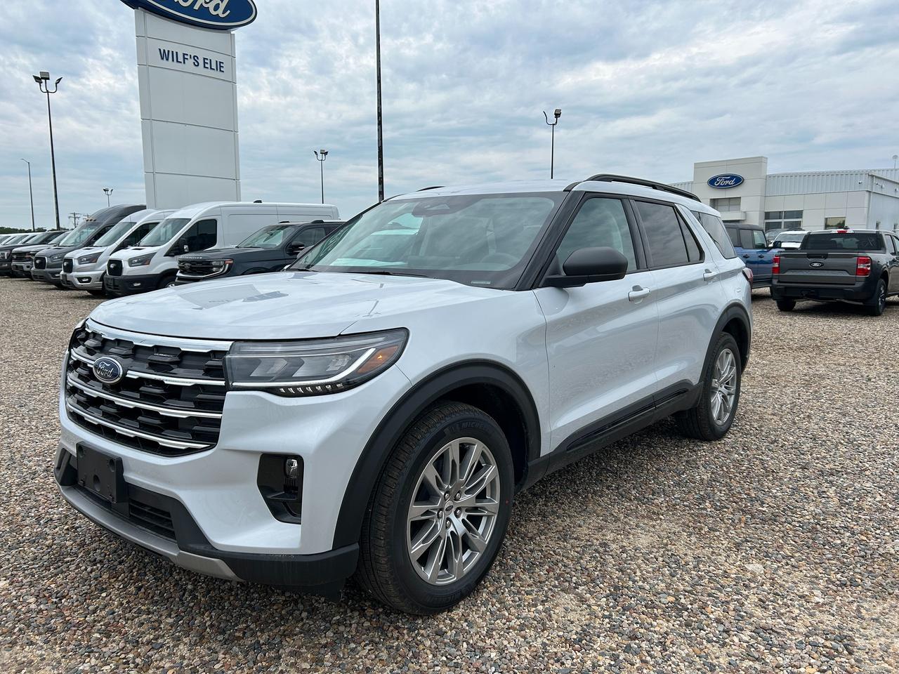 Space White 2026 Ford Explorer SUV / Crossover All-Wheel Drive Automatic