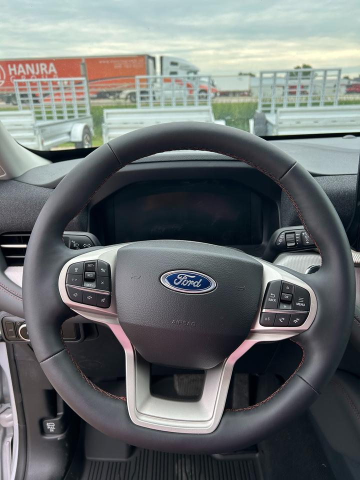 2026 Ford Explorer ACTIVE W/200A PKG 4WD 200A Photo5