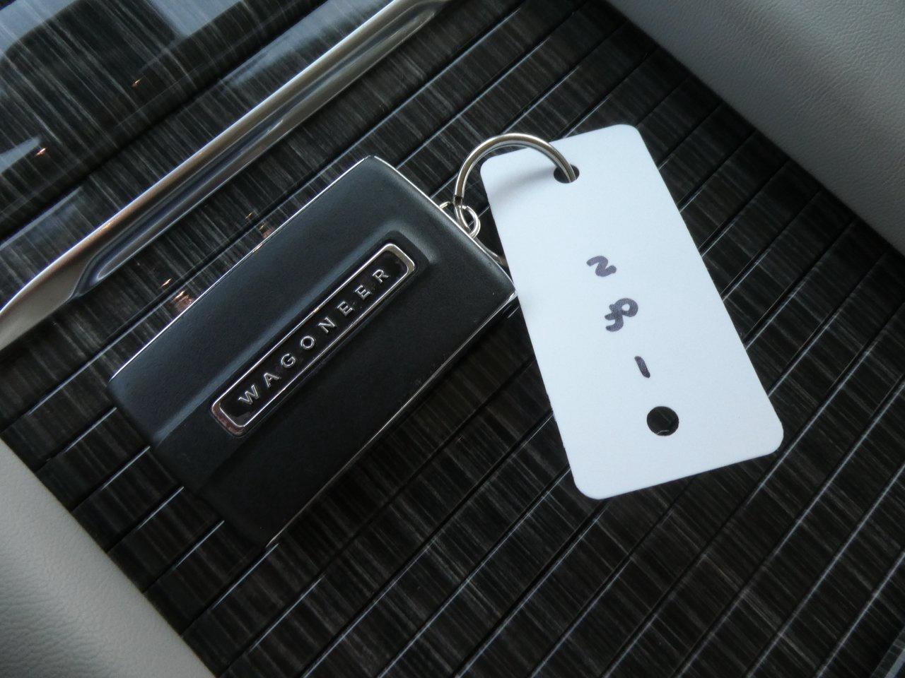 2022 Jeep Wagoneer Series III | Heated Seats | Backup Cam | Nav | Photo