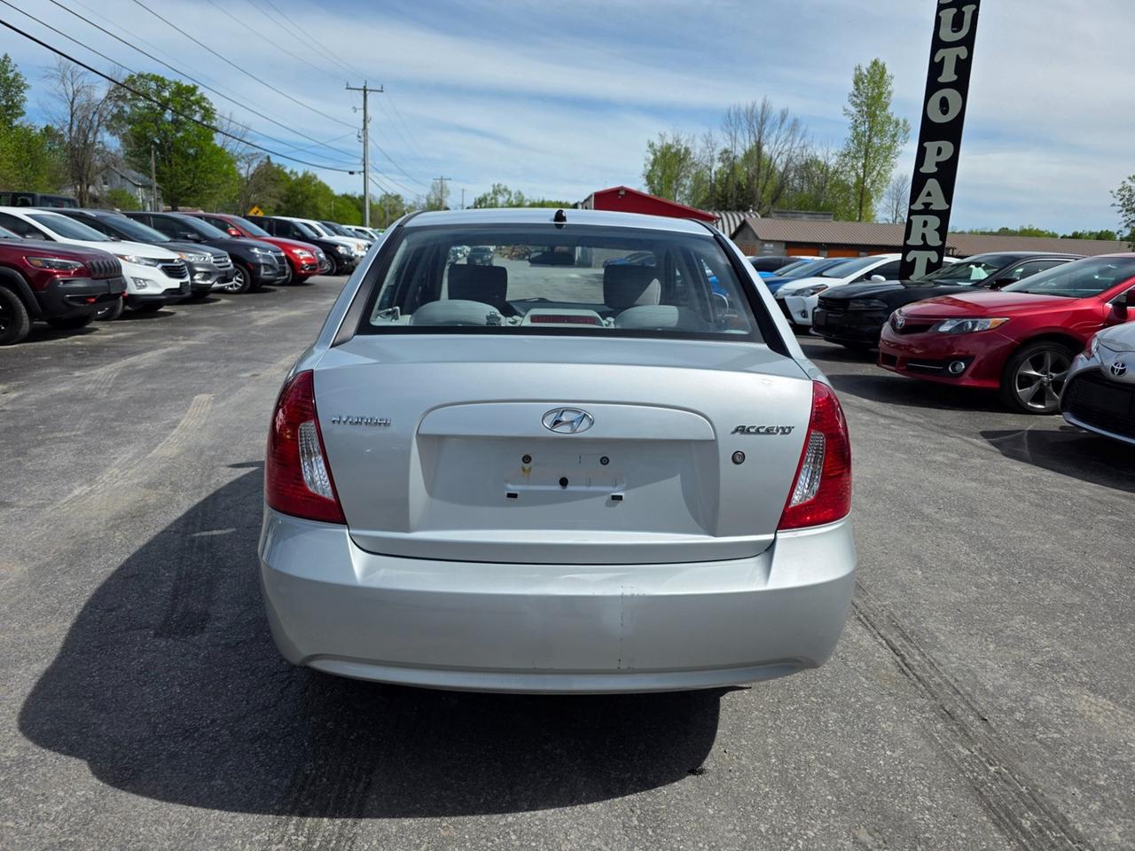 2010 Hyundai Accent GLS Photo3