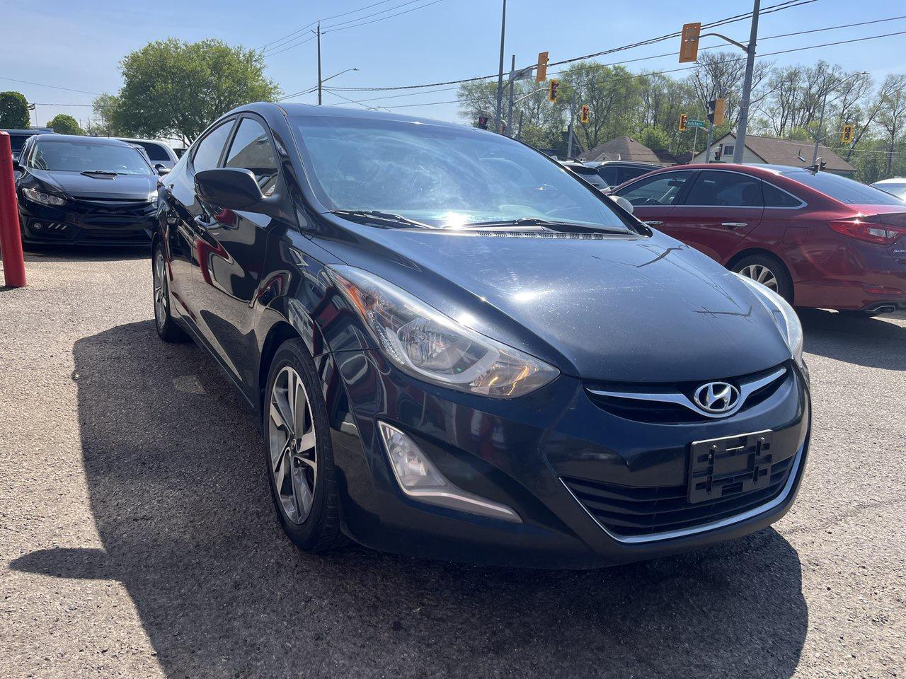 2016 Hyundai Elantra GLS Photo2