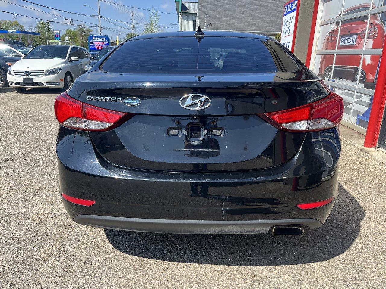 2016 Hyundai Elantra GLS Photo4
