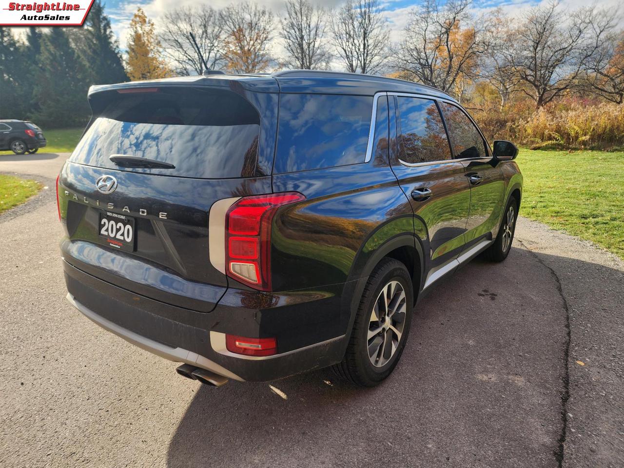2020 Hyundai PALISADE Essential 8-Passenger FWD Photo