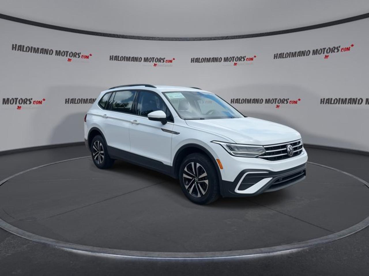 2023 Volkswagen Tiguan Trendline AWD | No Accidents | Heated Steering Wheel Photo