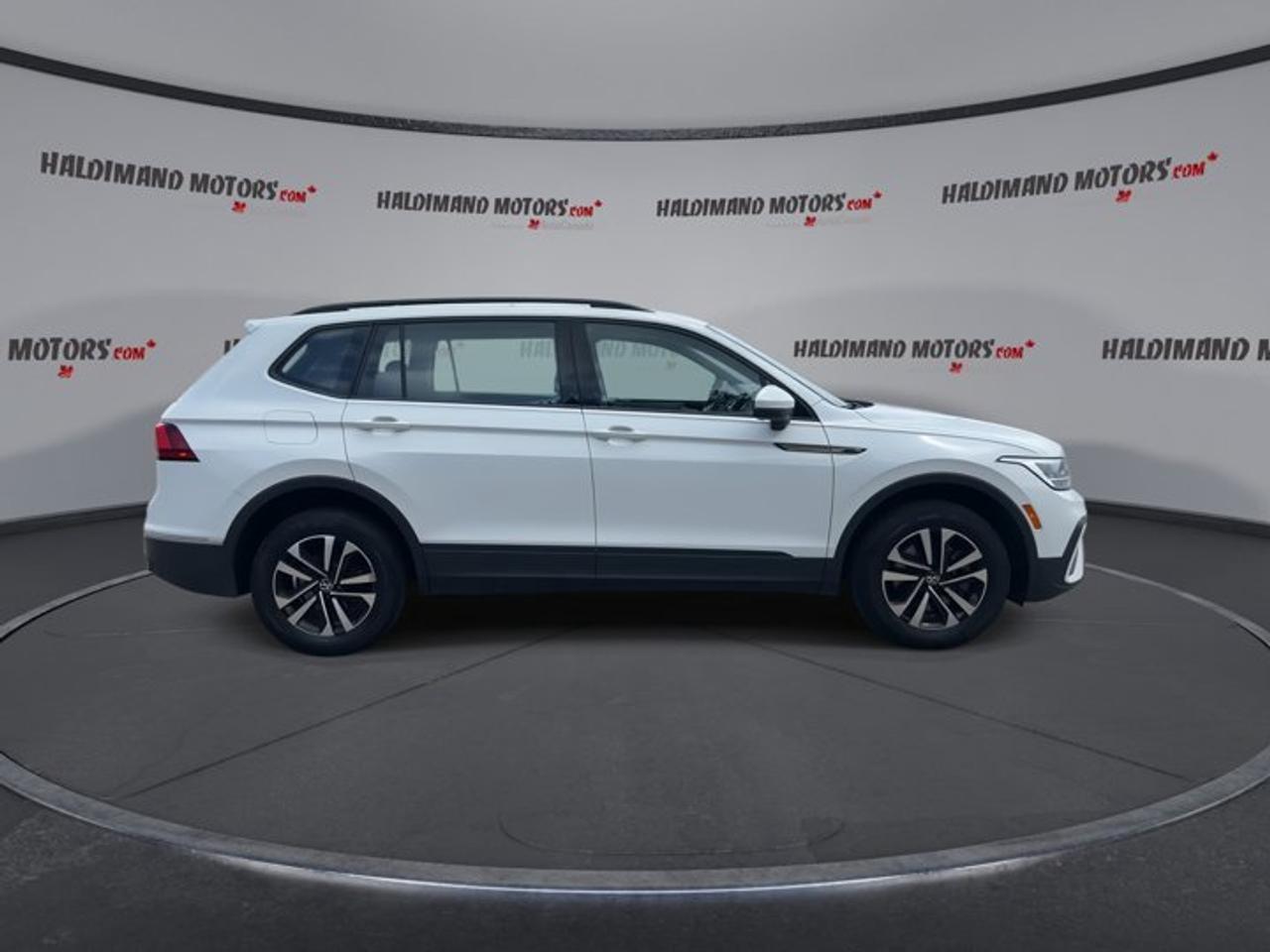 2023 Volkswagen Tiguan Trendline AWD | No Accidents | Heated Steering Wheel Photo