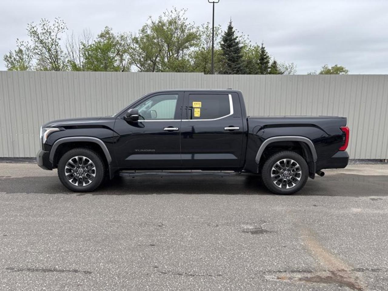 2023 Toyota Tundra Limited Crewmax 4x4 | No Accidents | Leather Seats| Ventilated Seats | Panoramic Roof Photo